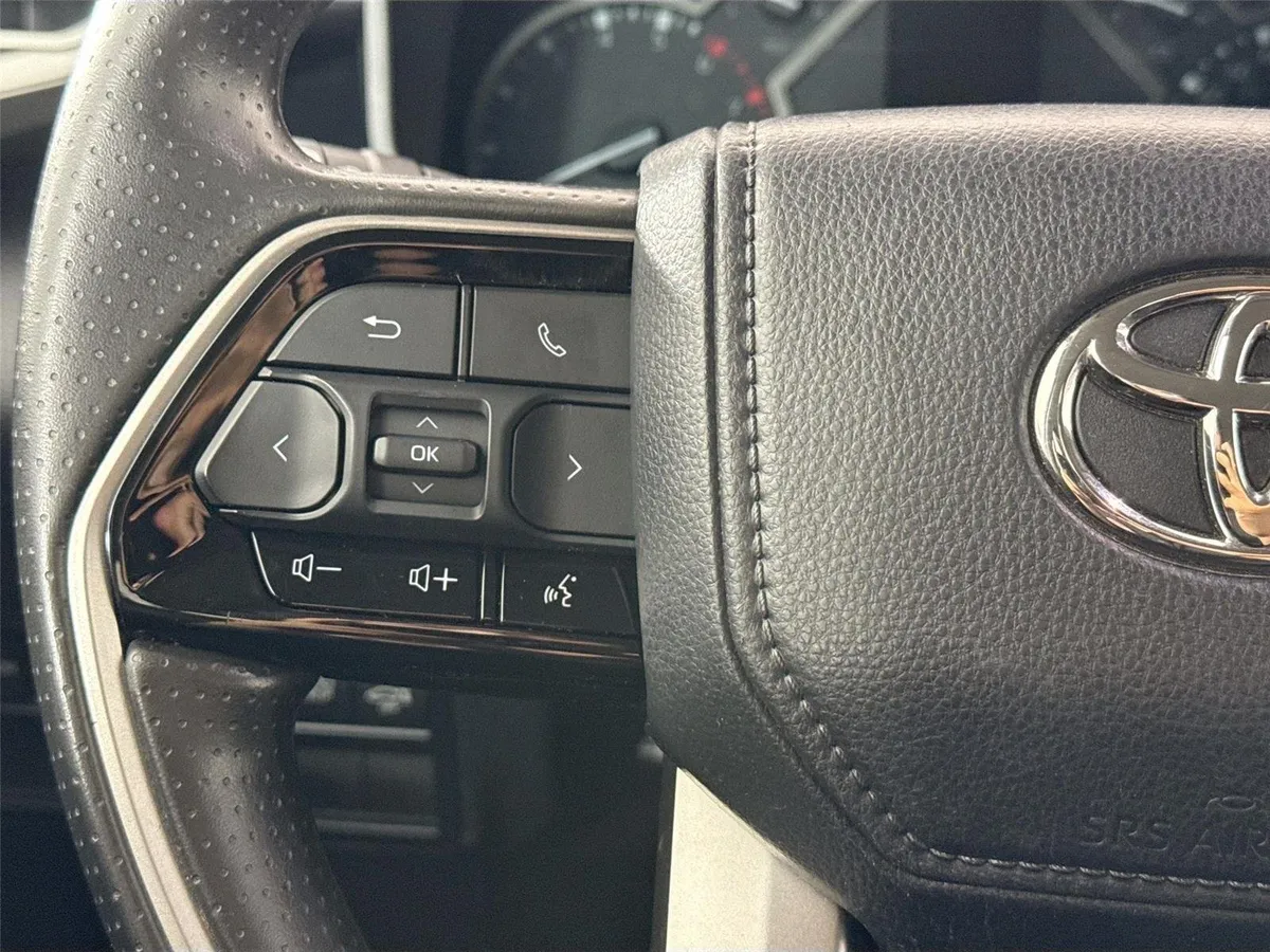 2023 Toyota Tundra SR5 thumbnail 17
