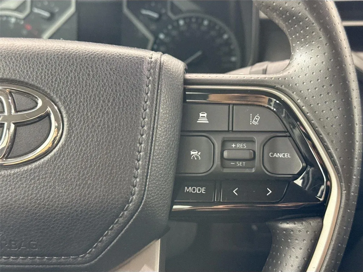 2023 Toyota Tundra SR5 thumbnail 18
