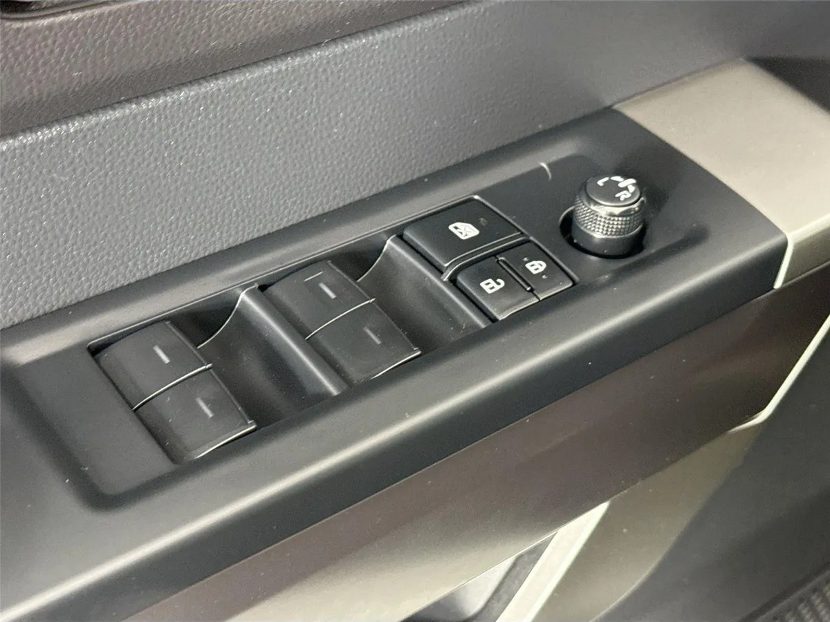 2023 Toyota Tundra SR5 thumbnail 27
