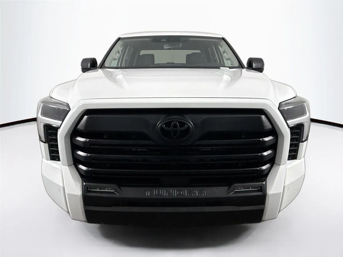 2023 Toyota Tundra SR5 thumbnail 8