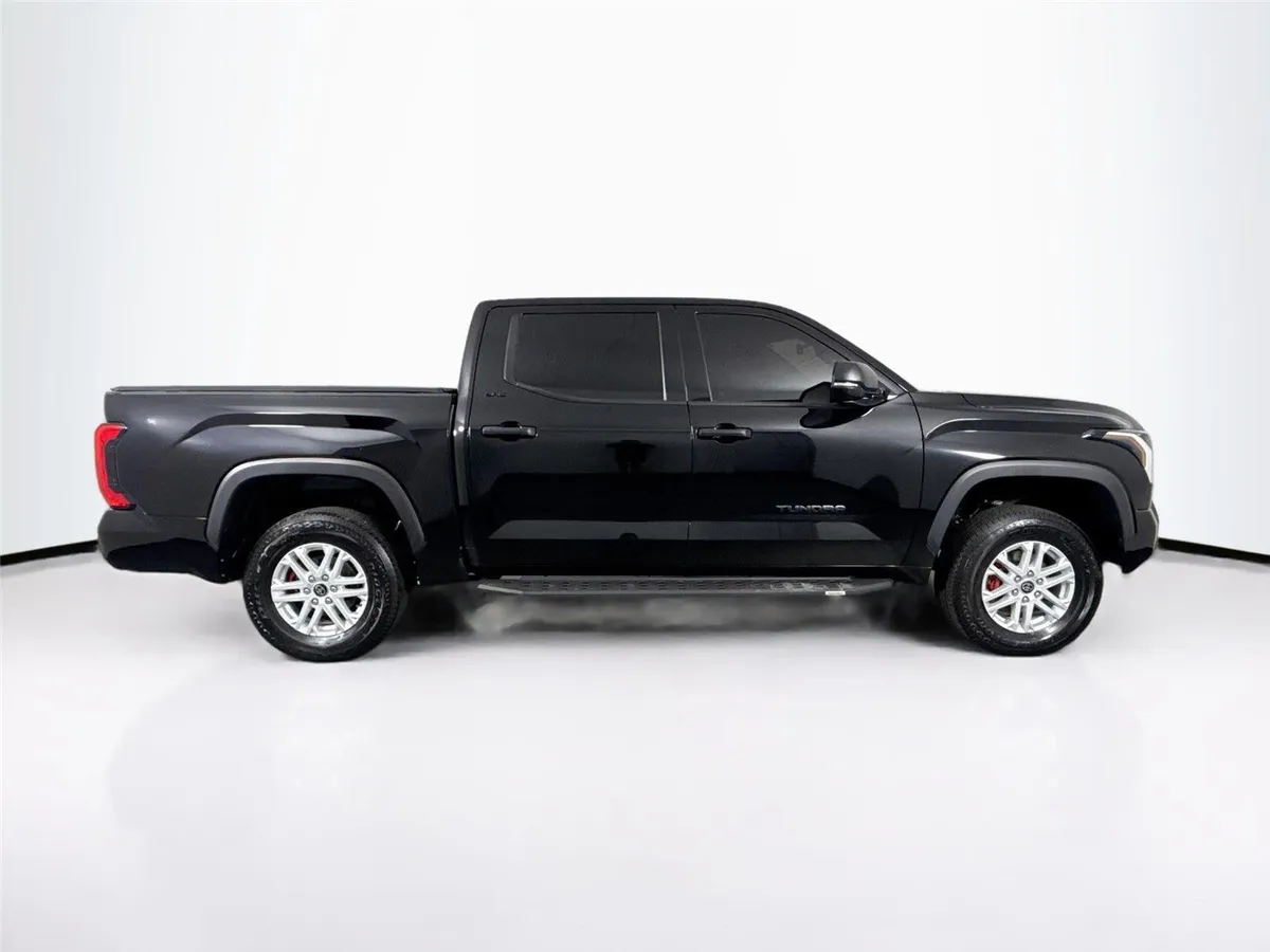 2023 Toyota Tundra SR5 thumbnail 10