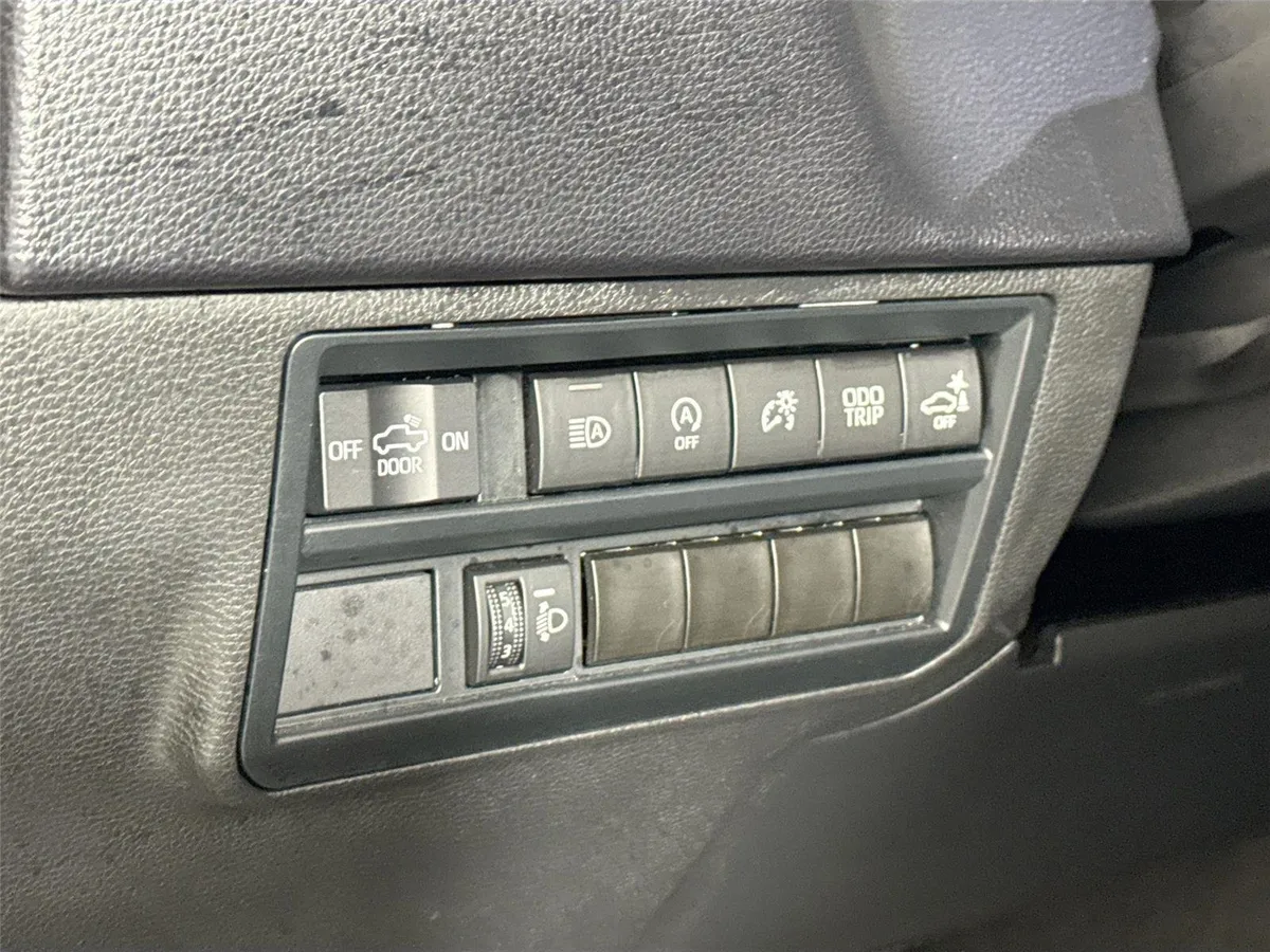 2023 Toyota Tundra SR5 thumbnail 15