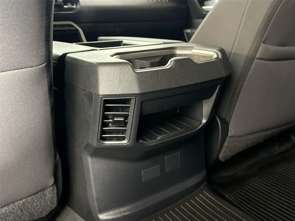 2023 Toyota Tundra SR5 thumbnail 32