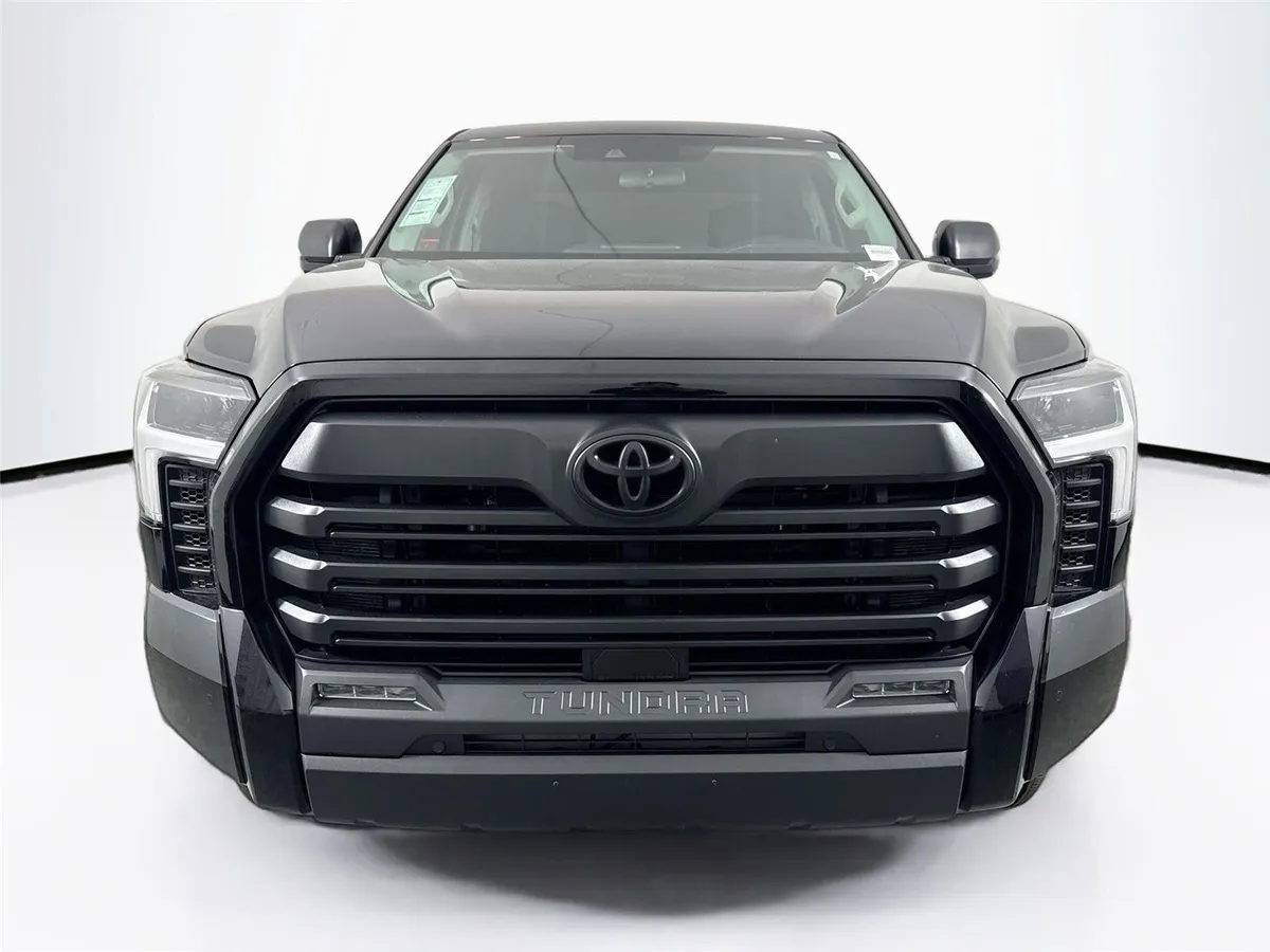2023 Toyota Tundra SR5 thumbnail 8
