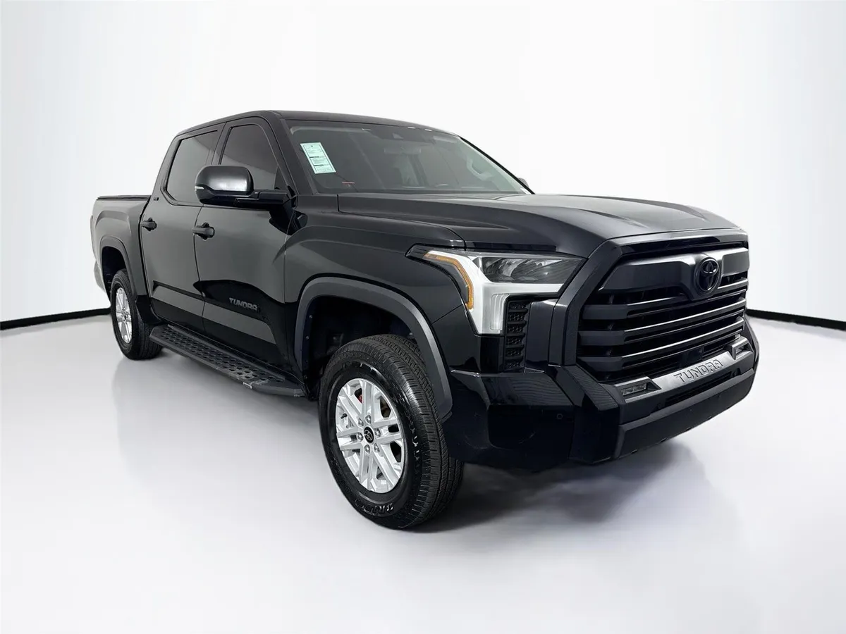2023 Toyota Tundra SR5 thumbnail 9