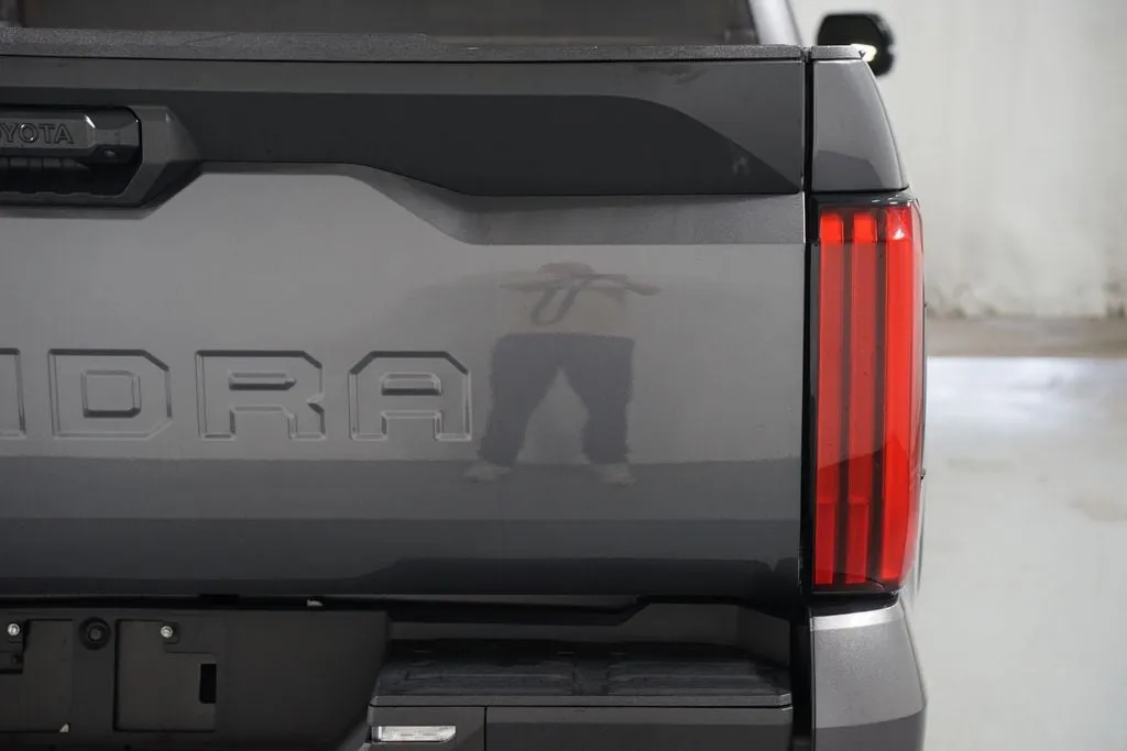 2023 Toyota Tundra SR5 thumbnail 10