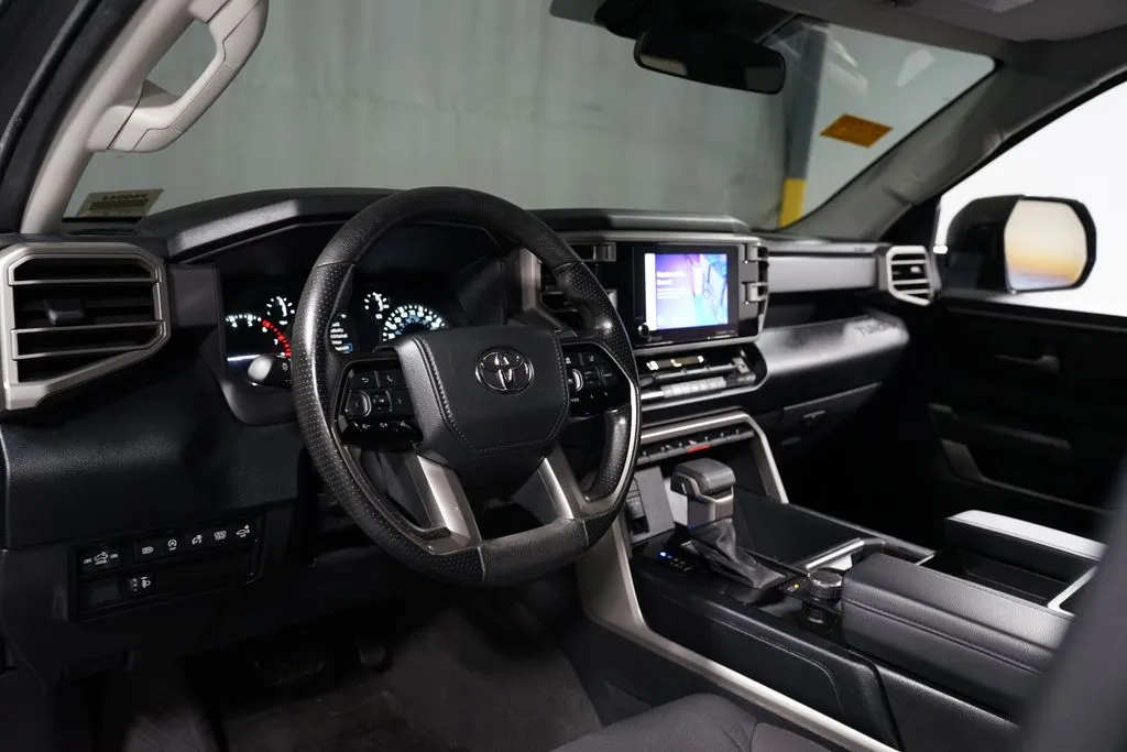 2023 Toyota Tundra SR5 thumbnail 12