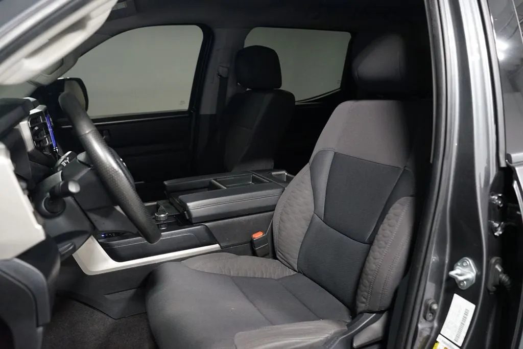 2023 Toyota Tundra SR5 thumbnail 28