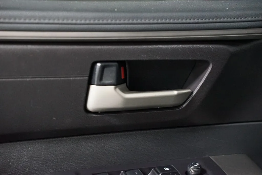 2023 Toyota Tundra SR5 thumbnail 33