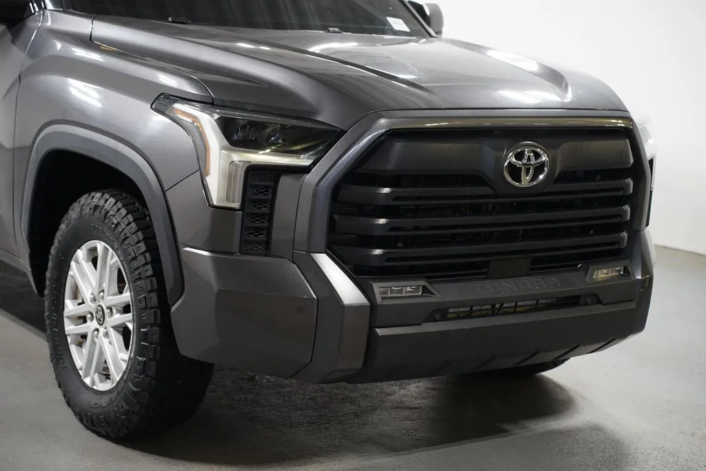 2023 Toyota Tundra SR5 thumbnail 4
