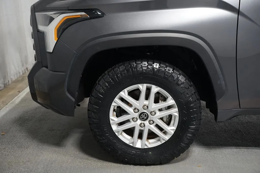 2023 Toyota Tundra SR5 thumbnail 5