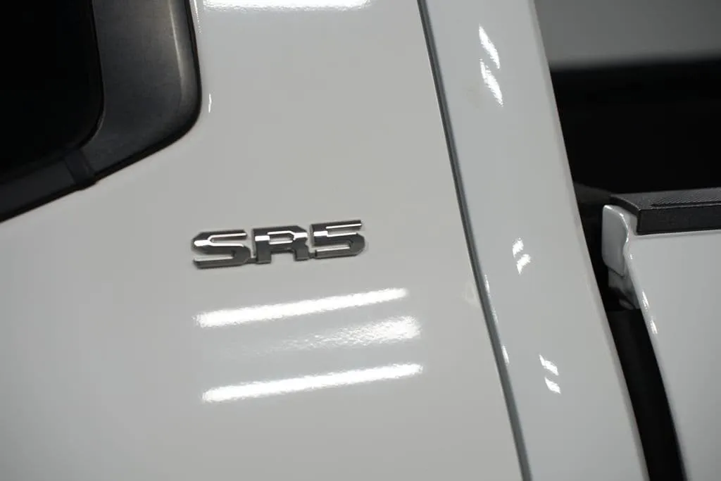 2023 Toyota Tundra SR5 thumbnail 11
