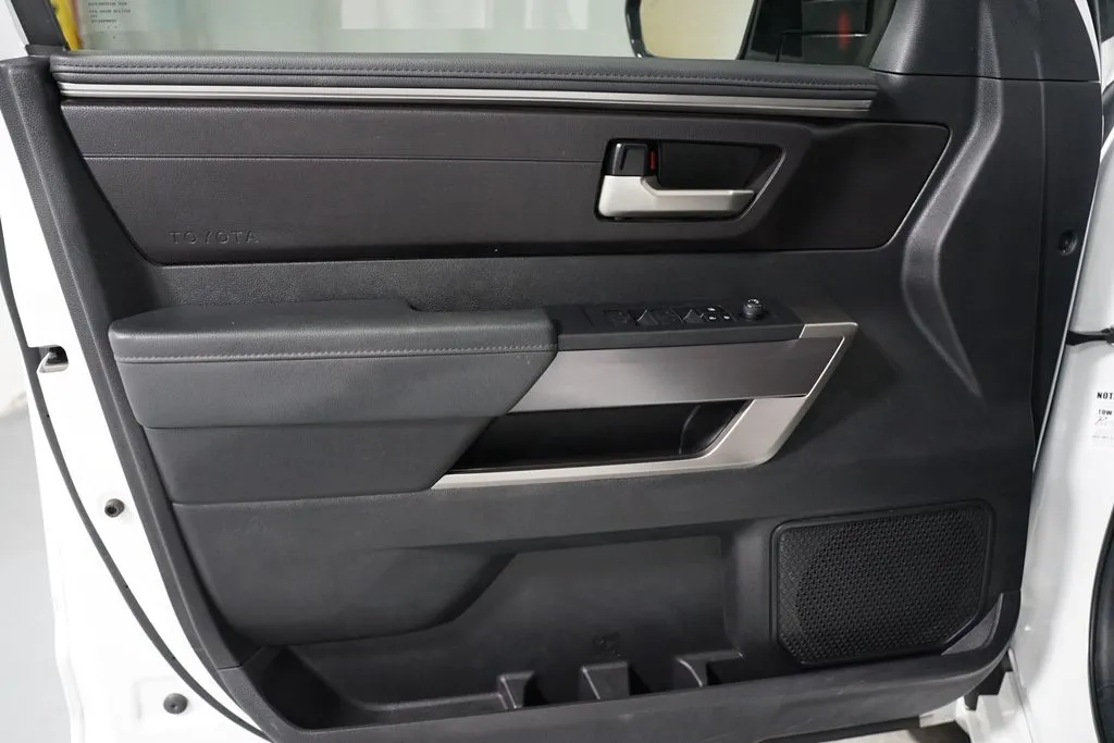 2023 Toyota Tundra SR5 thumbnail 31