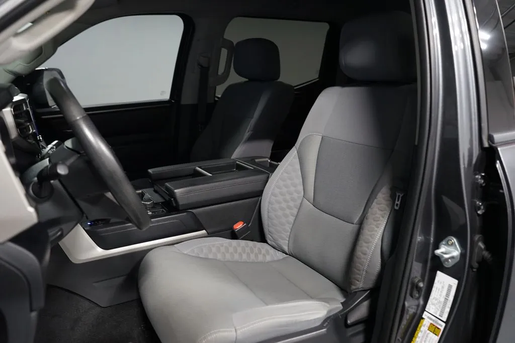 2023 Toyota Tundra SR5 thumbnail 28