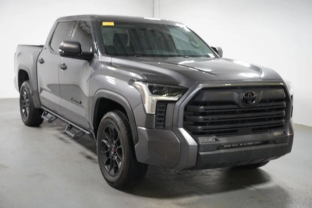 2023 Toyota Tundra SR5 thumbnail 3