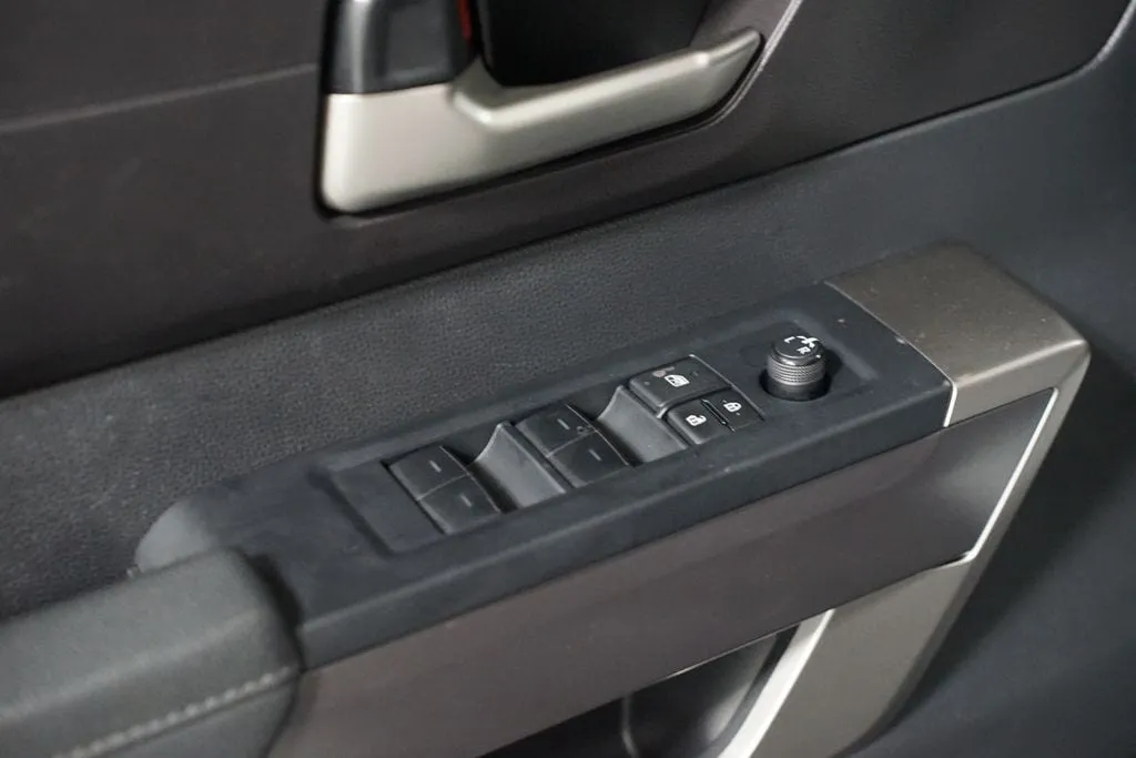 2023 Toyota Tundra SR5 thumbnail 32