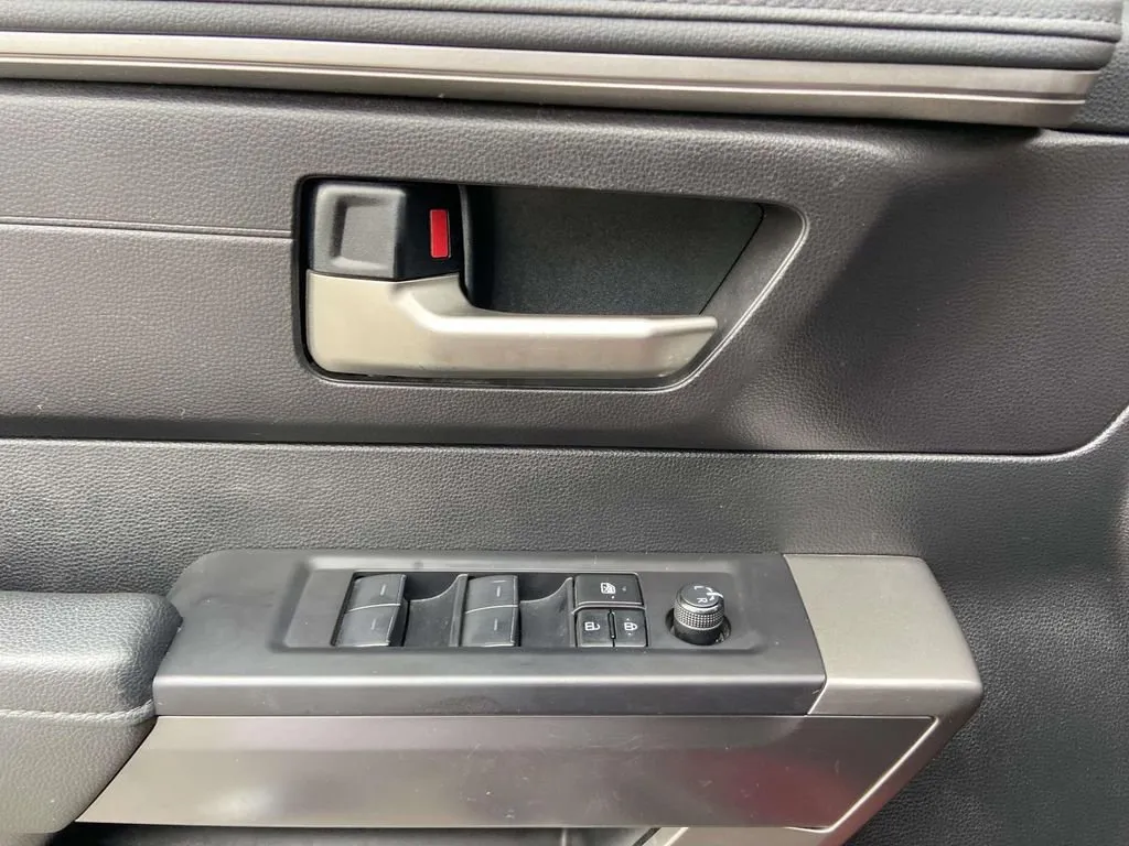 2023 Toyota Tundra SR5 thumbnail 15