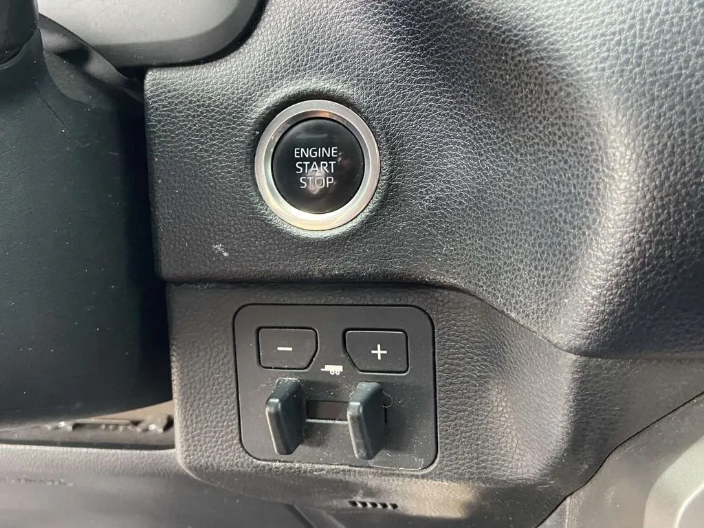 2023 Toyota Tundra SR5 thumbnail 30