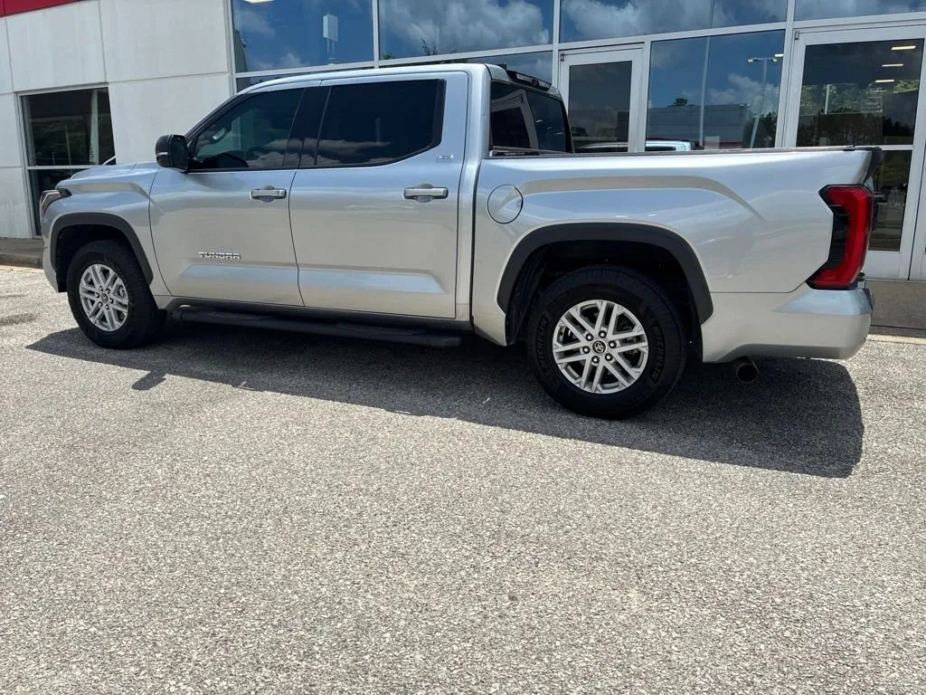 2023 Toyota Tundra SR5 thumbnail 2