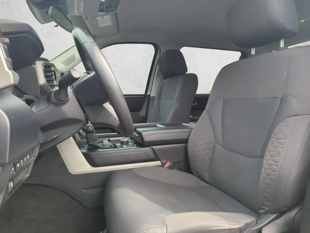 2023 Toyota Tundra SR5 thumbnail 17