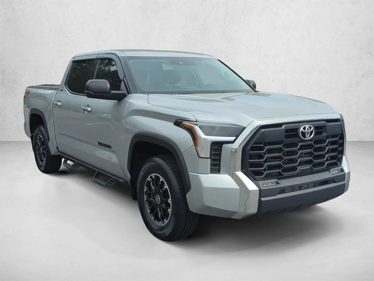 2023 Toyota Tundra SR5 thumbnail 3