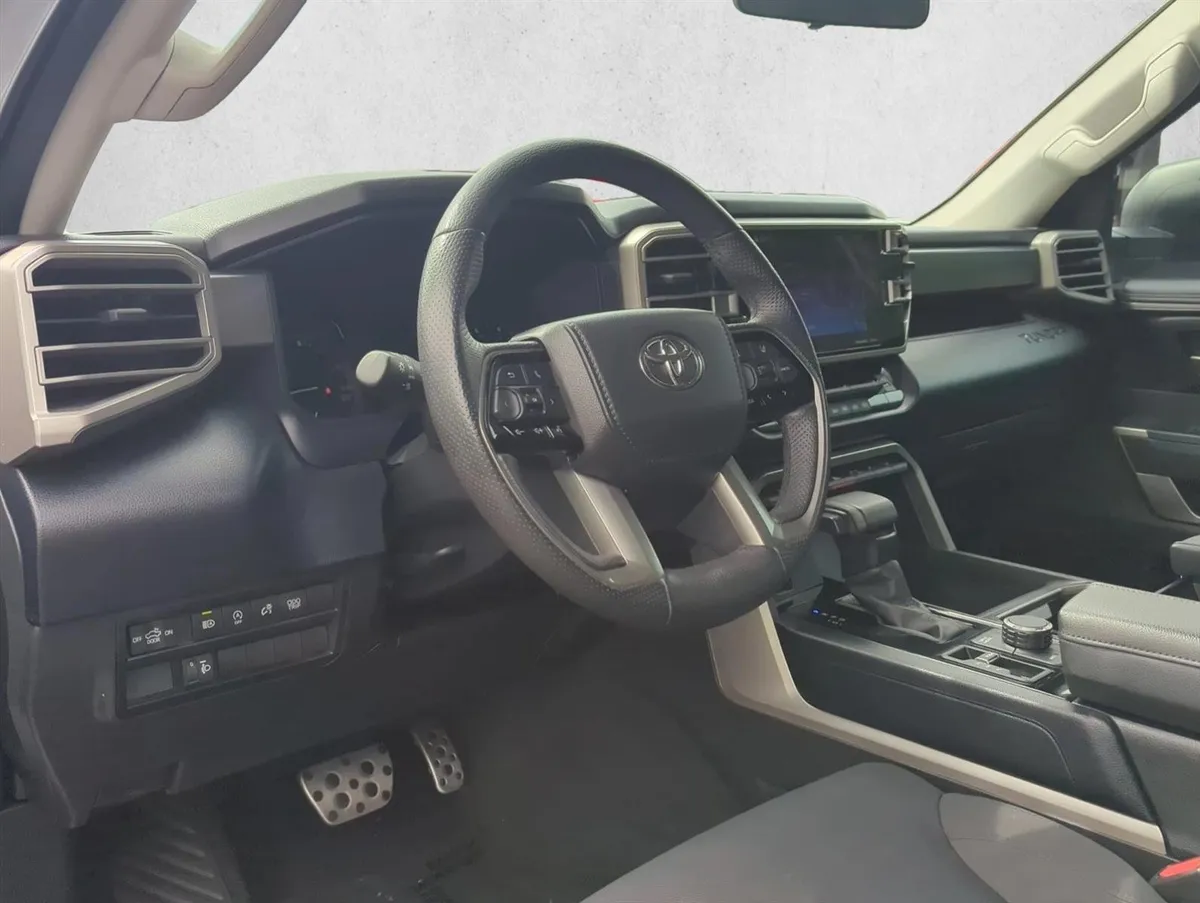 2023 Toyota Tundra SR5 thumbnail 8