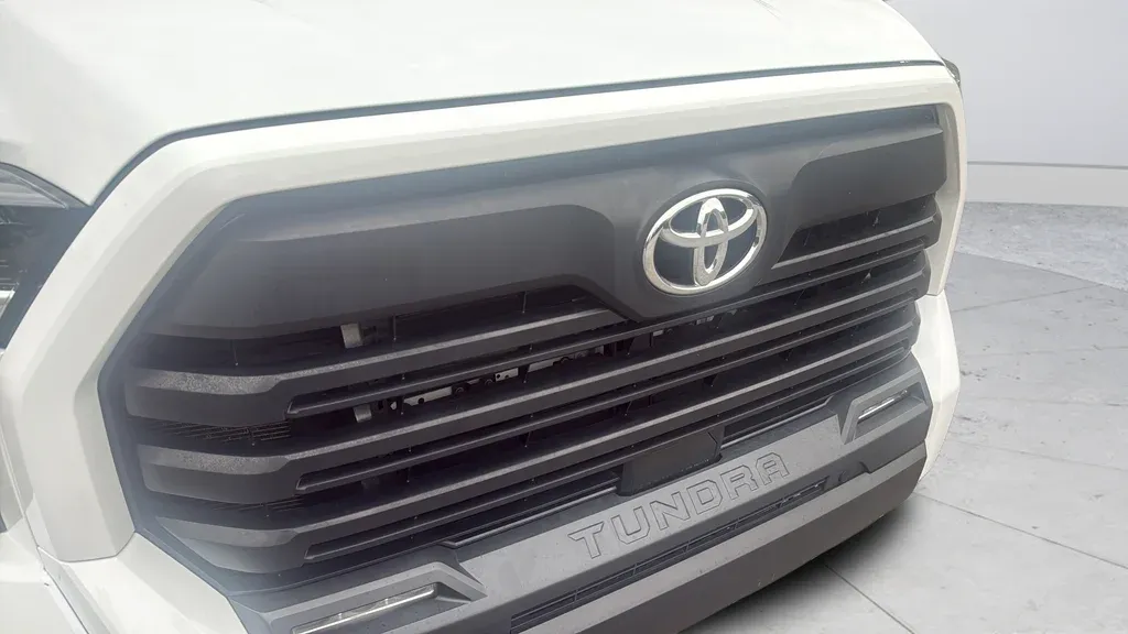 2023 Toyota Tundra SR5 thumbnail 23