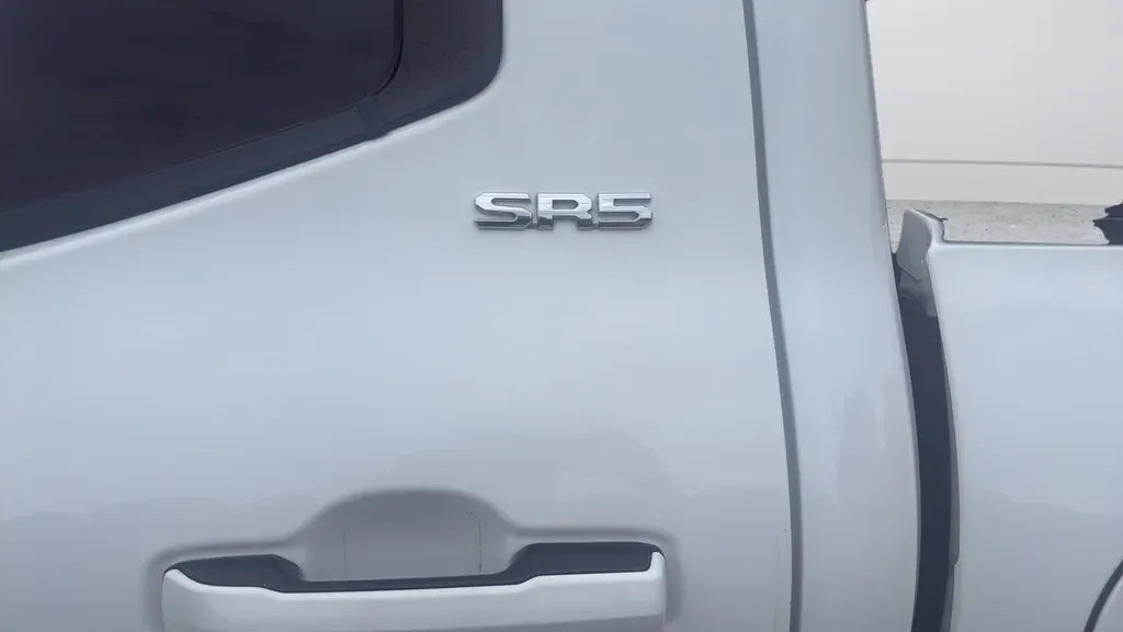 2023 Toyota Tundra SR5 thumbnail 32