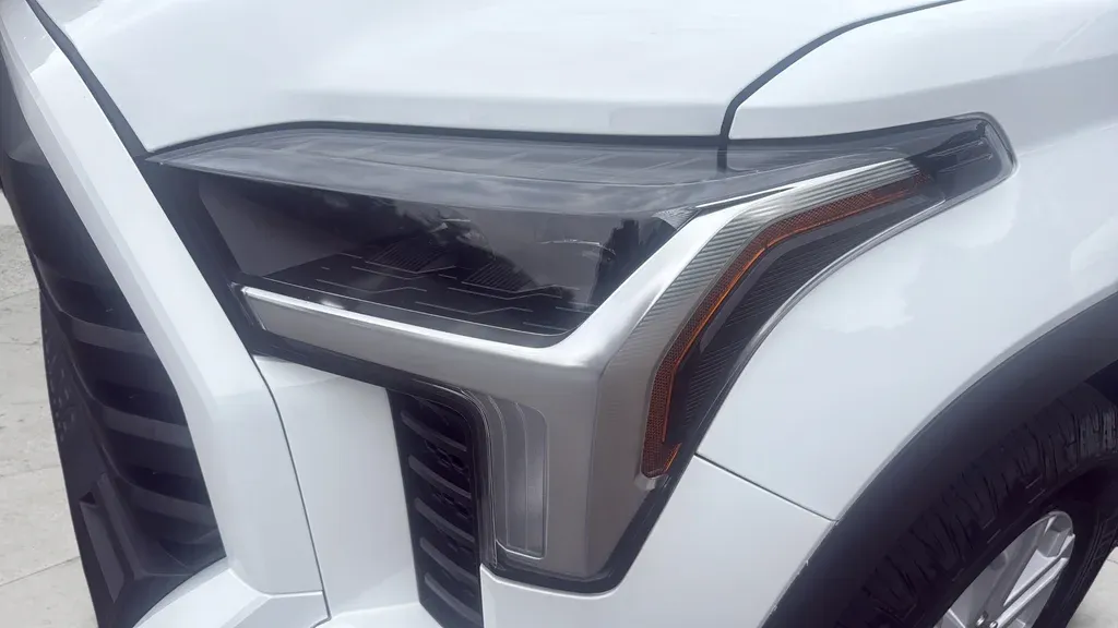 2023 Toyota Tundra SR5 thumbnail 33
