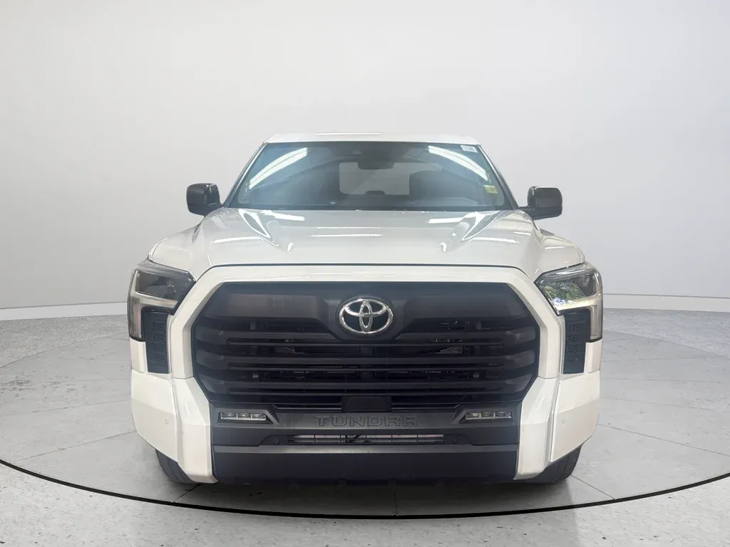 2023 Toyota Tundra SR5 thumbnail 4