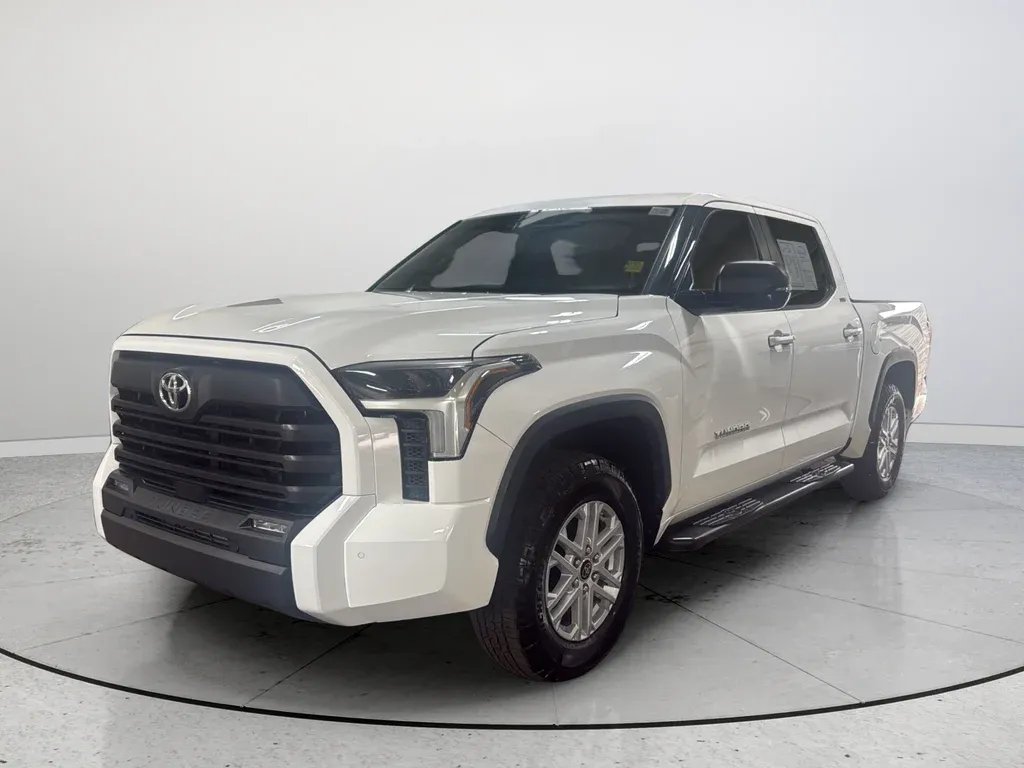 2023 Toyota Tundra SR5 thumbnail 5