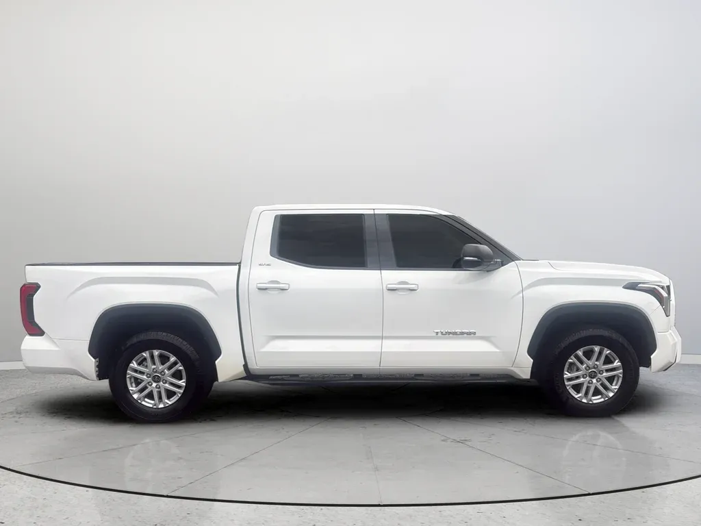 2023 Toyota Tundra SR5 thumbnail 6