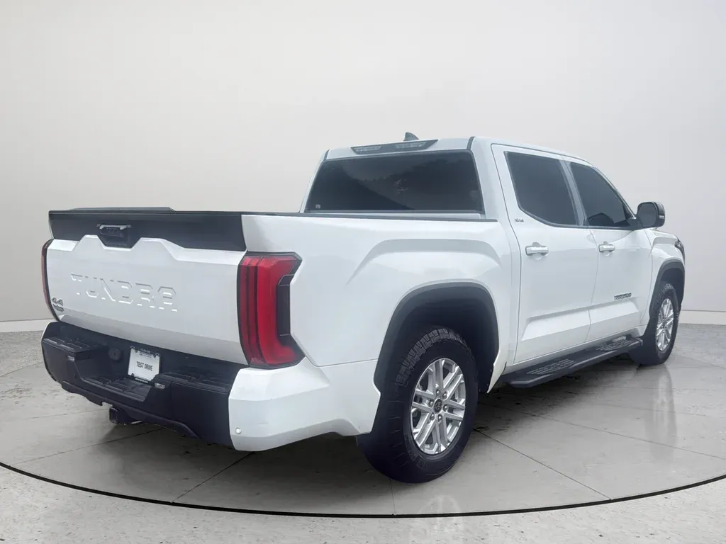 2023 Toyota Tundra SR5 thumbnail 7