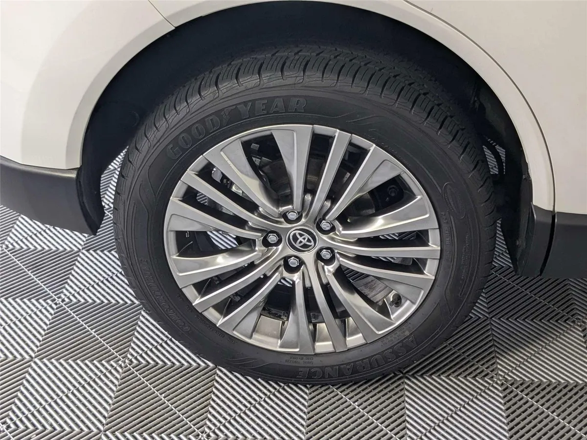2023 Toyota Venza Limited thumbnail 10