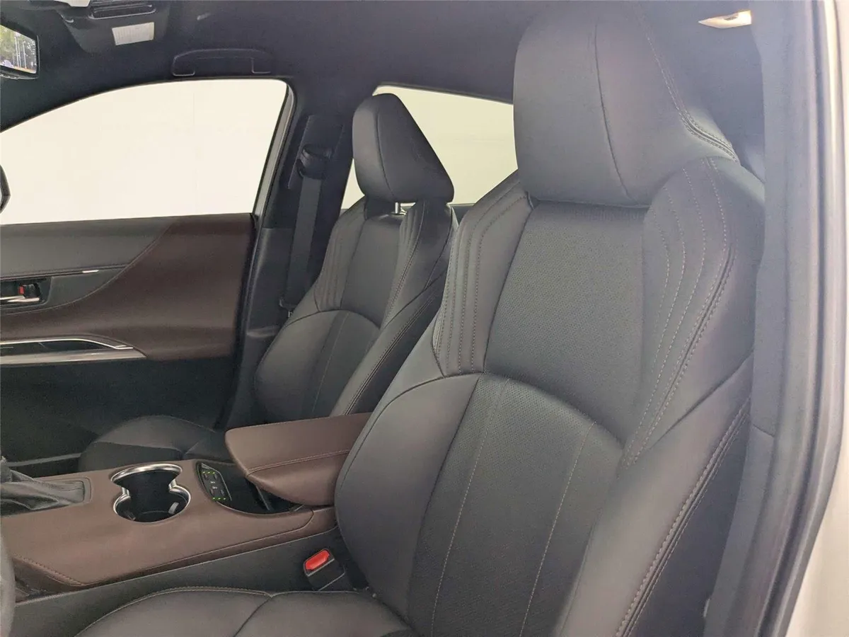 2023 Toyota Venza Limited thumbnail 13