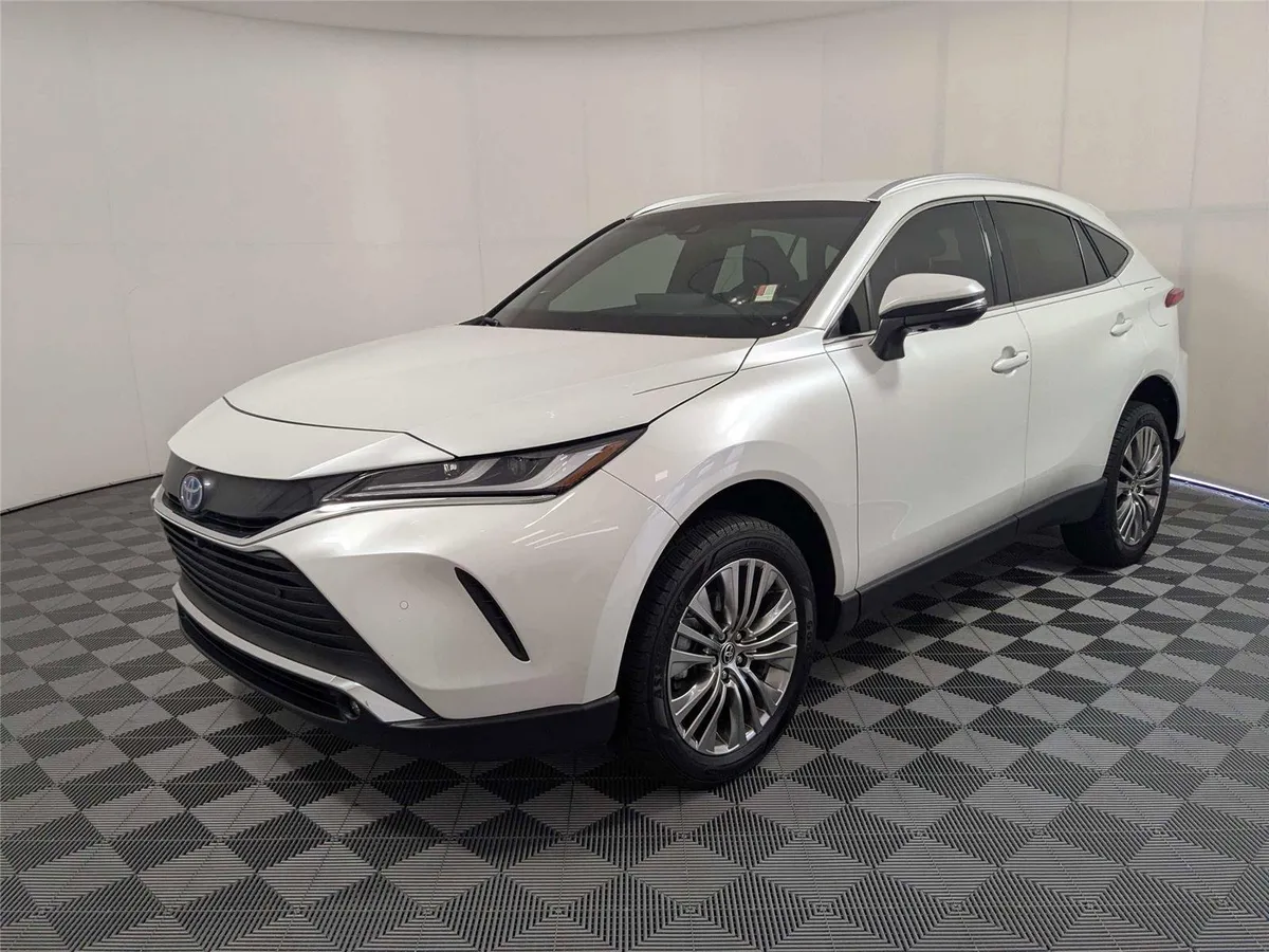 2023 Toyota Venza Limited thumbnail 2