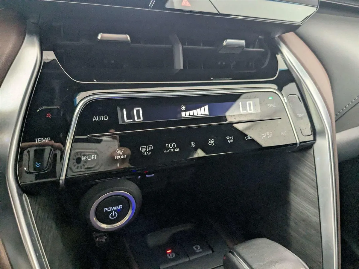 2023 Toyota Venza Limited thumbnail 23