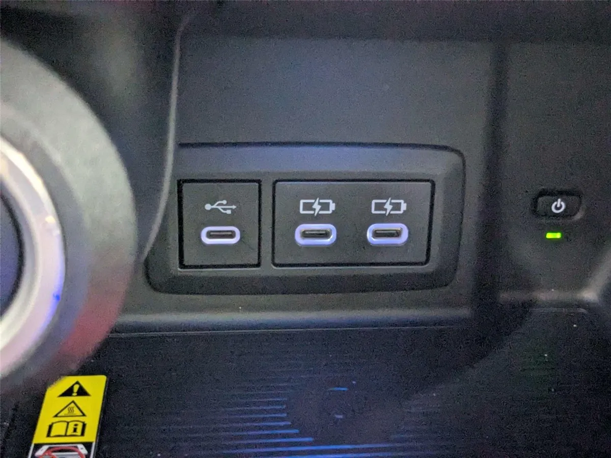 2023 Toyota Venza Limited thumbnail 25