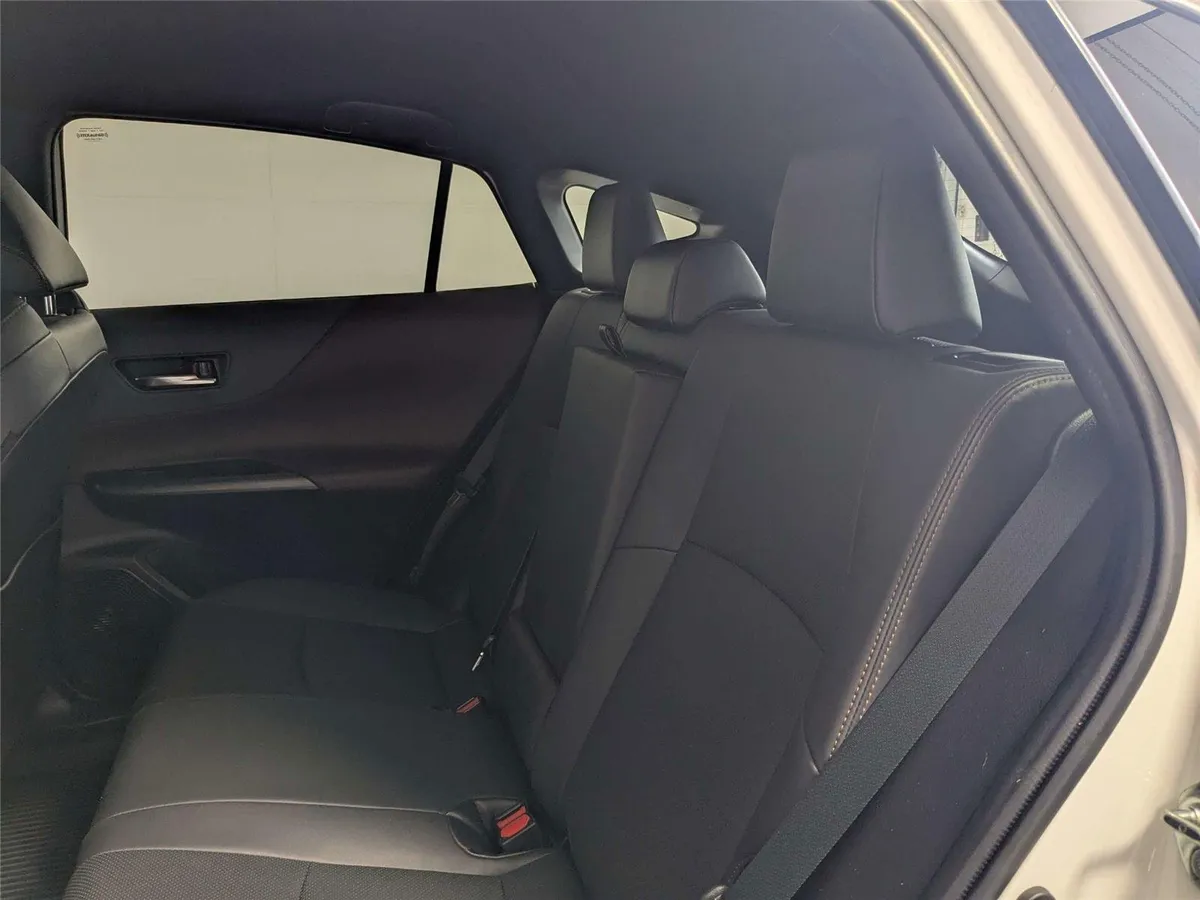2023 Toyota Venza Limited thumbnail 35