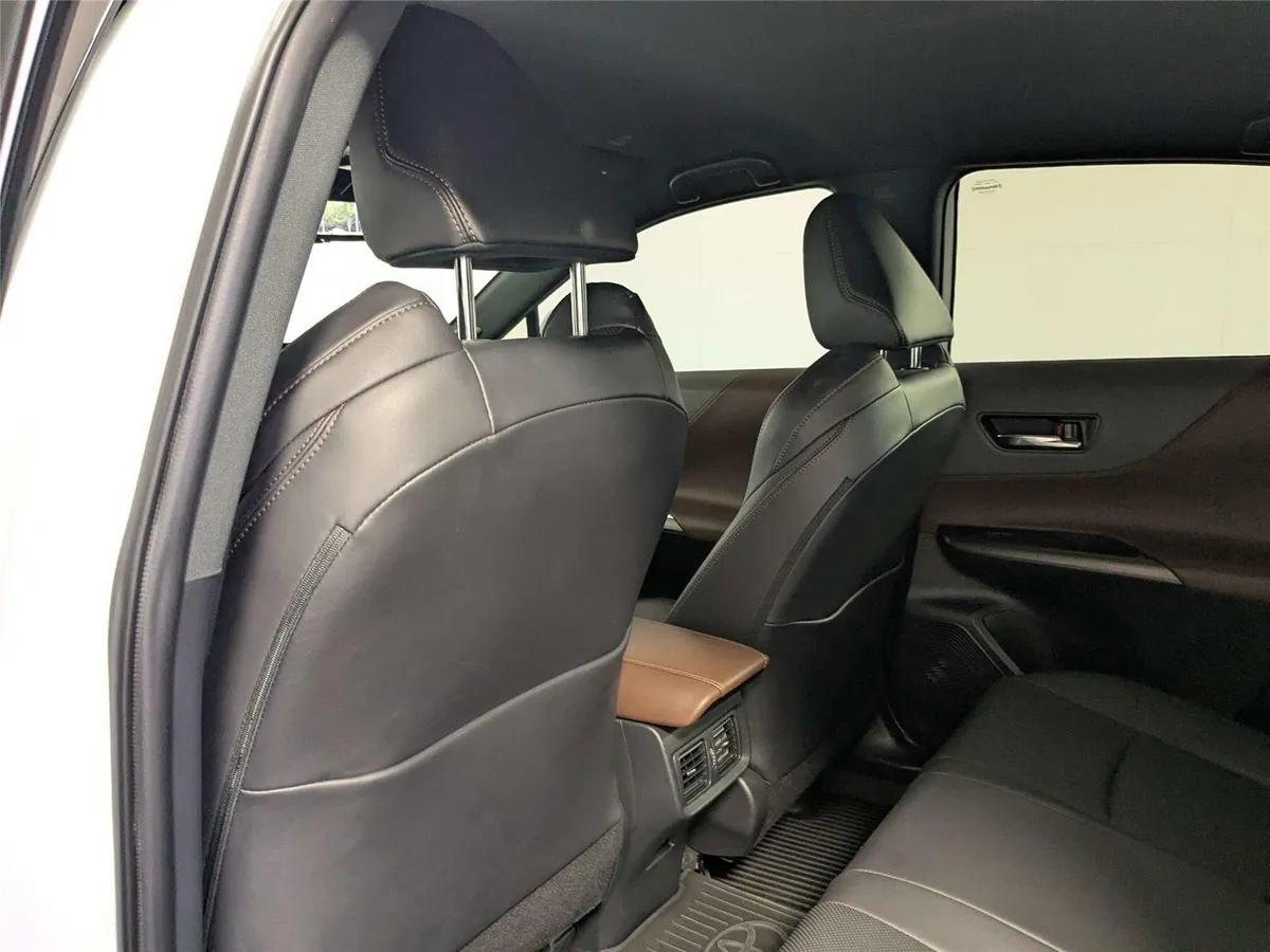 2023 Toyota Venza Limited thumbnail 37