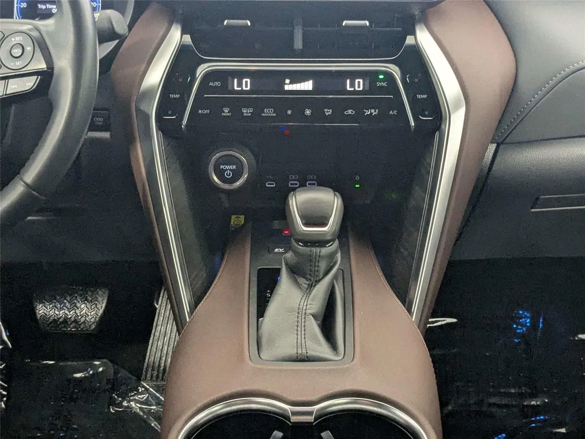 2023 Toyota Venza Limited thumbnail 42