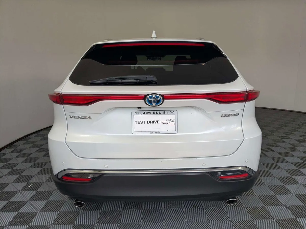 2023 Toyota Venza Limited thumbnail 6