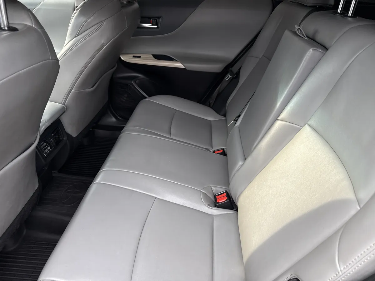 2023 Toyota Venza XLE thumbnail 17