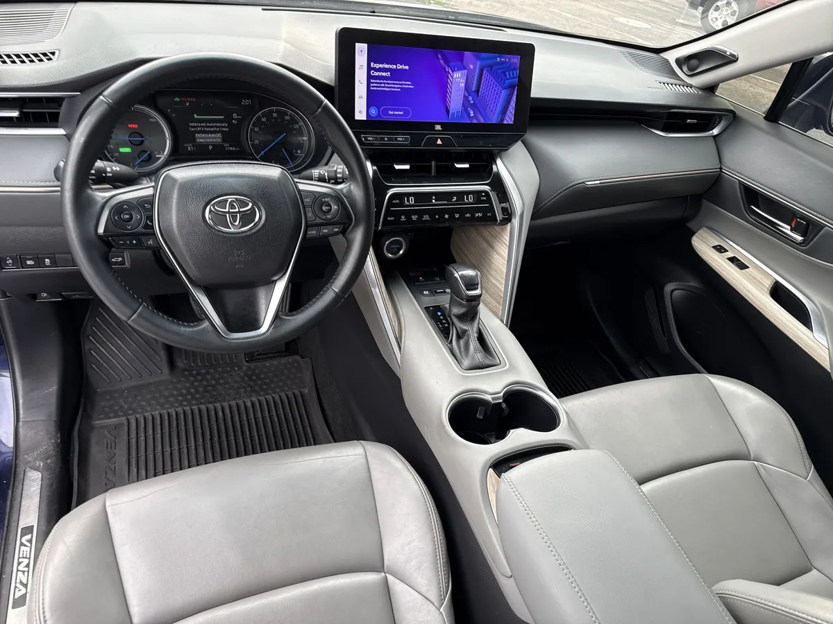 2023 Toyota Venza XLE thumbnail 19