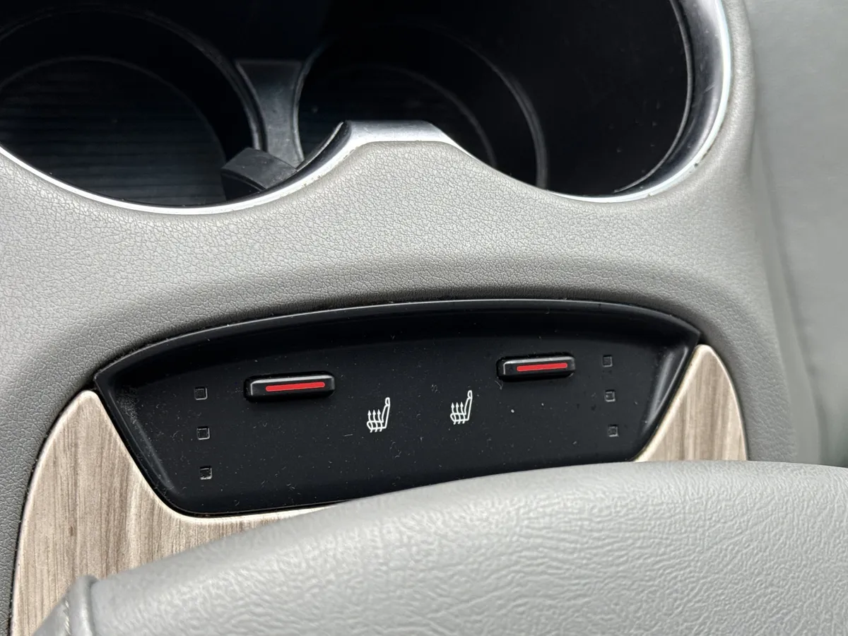 2023 Toyota Venza XLE thumbnail 21