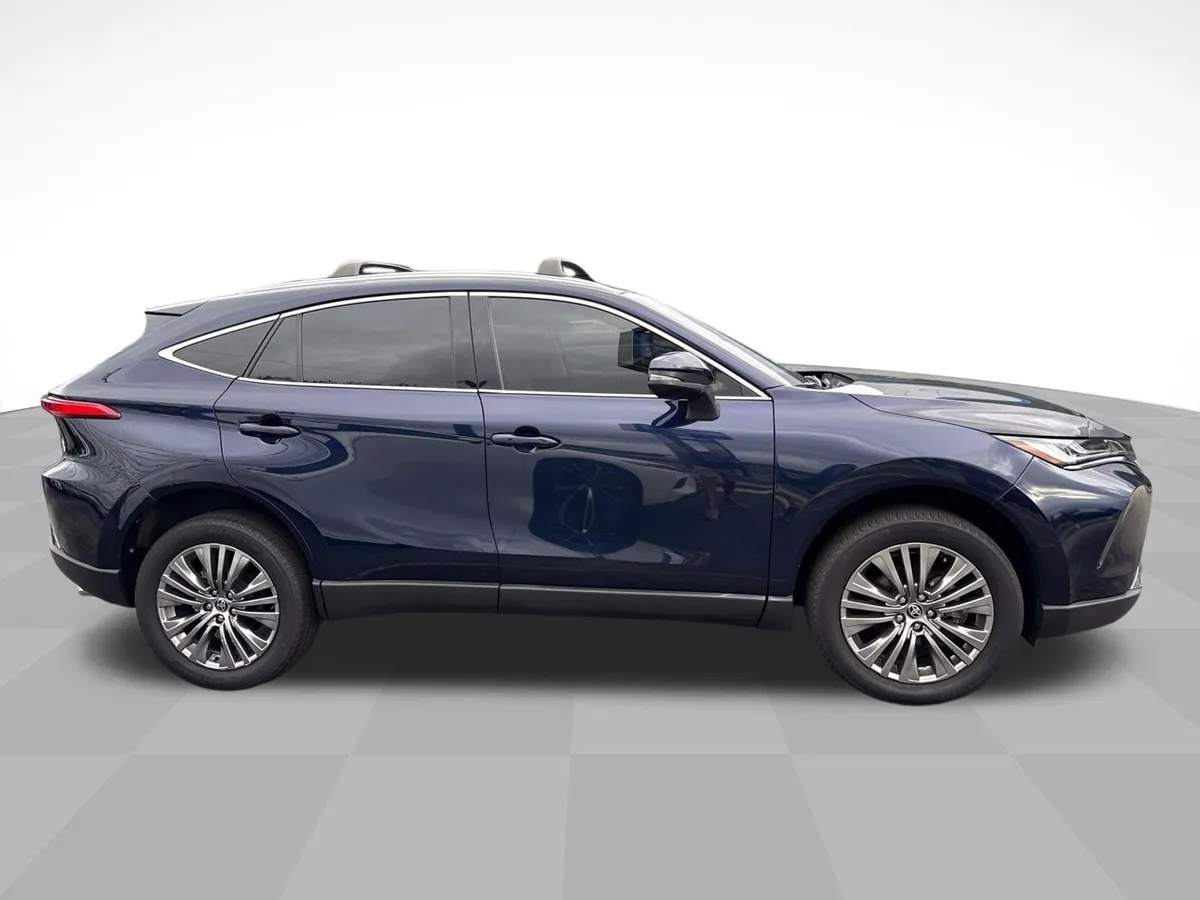 2023 Toyota Venza XLE thumbnail 4