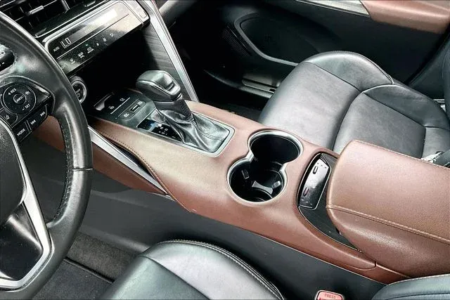 2023 Toyota Venza XLE thumbnail 15