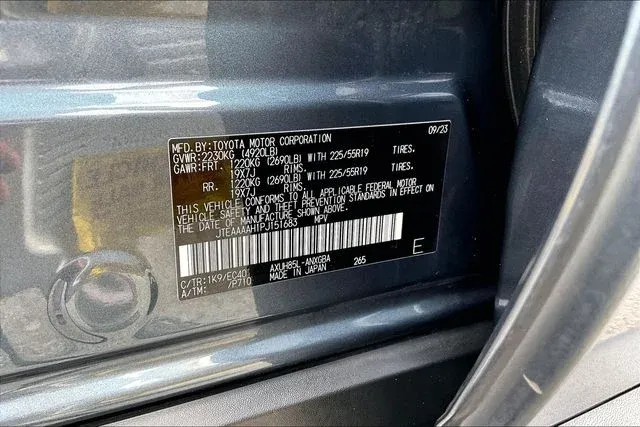 2023 Toyota Venza XLE thumbnail 16