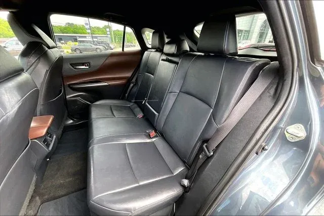 2023 Toyota Venza XLE thumbnail 19