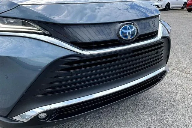 2023 Toyota Venza XLE thumbnail 27